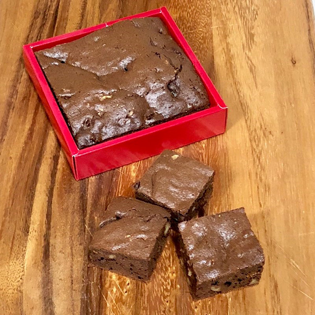 カンタン＆おシンプル！焼きっぱなしの「赤味噌ブラウニー」レシピ