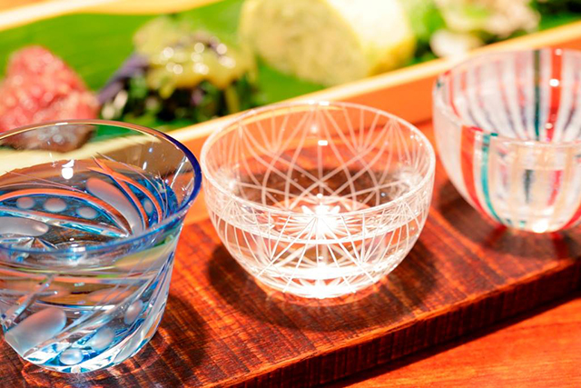 「美酒和膳 ひがし中野 しもみや」のお猪口