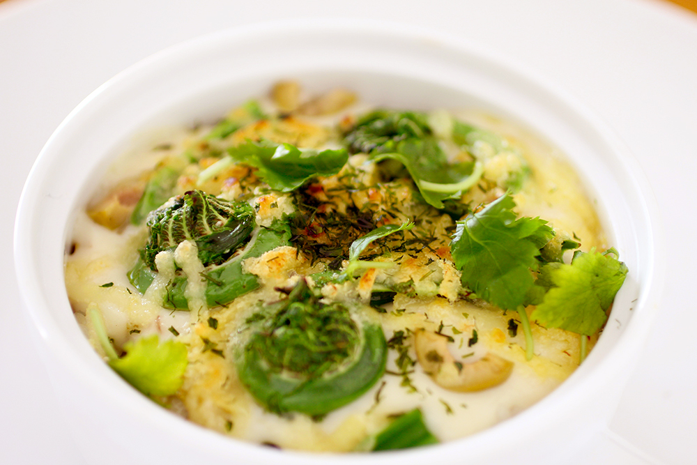 グリュイエールチーズがとろける！味噌・山菜・山椒を使った春の和風ドリアレシピ