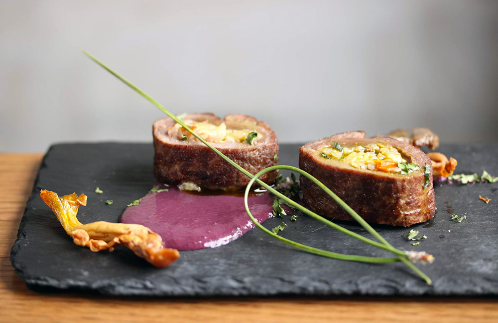 蝦夷鹿（エゾシカ）肉で巻いた鮒鮓（ふなずし）のリゾット