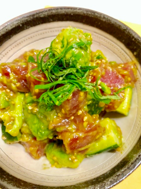 作り方（2人分）│マグロとアボカドの醤油麹ポキ丼