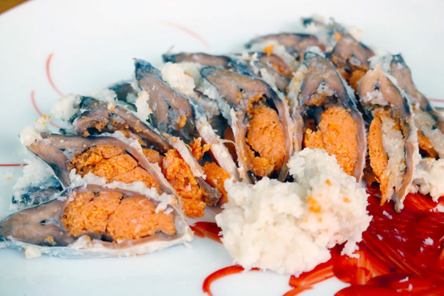 小林さんが差し入れたお手製の鮒鮓