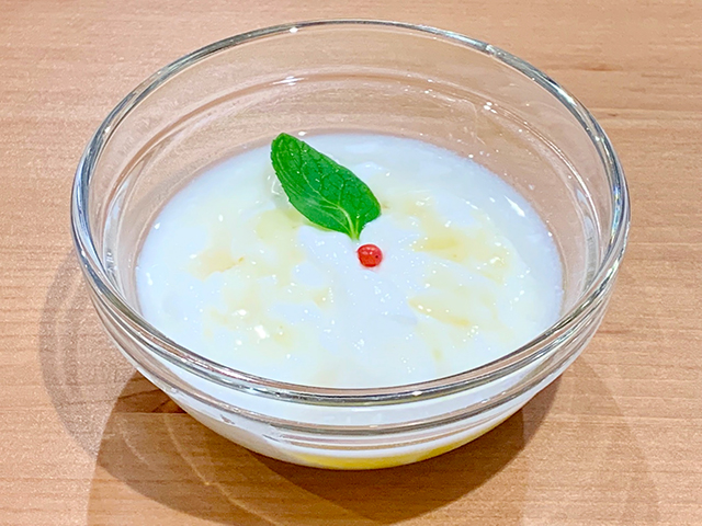 じゃばらジャムをヨーグルトにONするだけで簡単にできる「じゃばらヨーグルト」レシピ