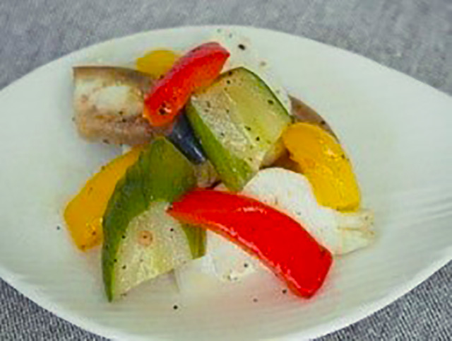 沢山漬けすぎて食べきれないときは、オリーブオイルと胡椒で和えれば、ぬか漬けサラダとして美味しくいただくこともできます。