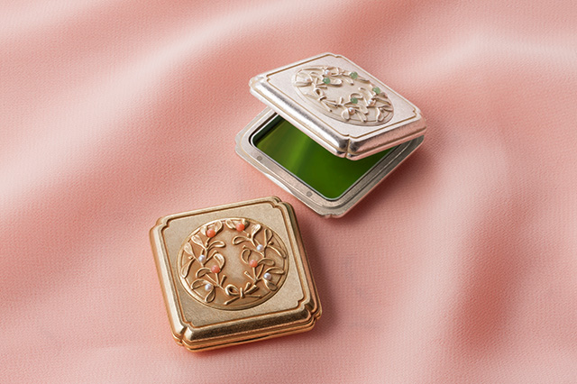 「小町紅 『板紅』 宿り木」