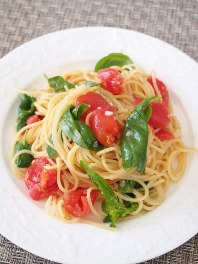 塩麹トマトとバジルの冷製パスタ