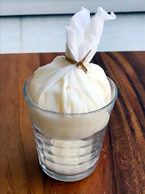 冷蔵庫で一晩水分を抜く