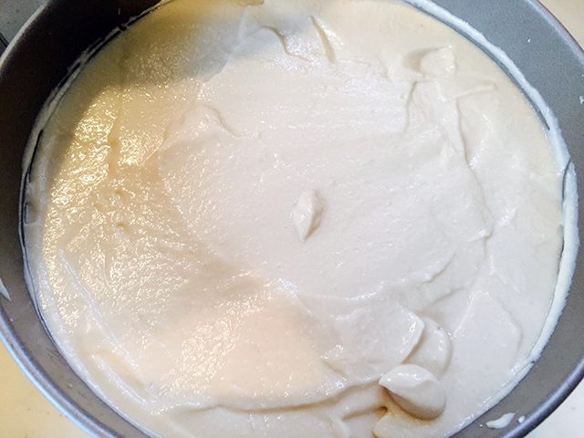 フードプロセッサーにAを入れて、よく撹拌し、4の型に流し入れる