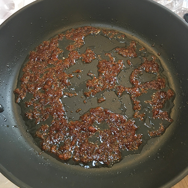 米油・味噌・キビ糖・ショウガをキャラメル状にする