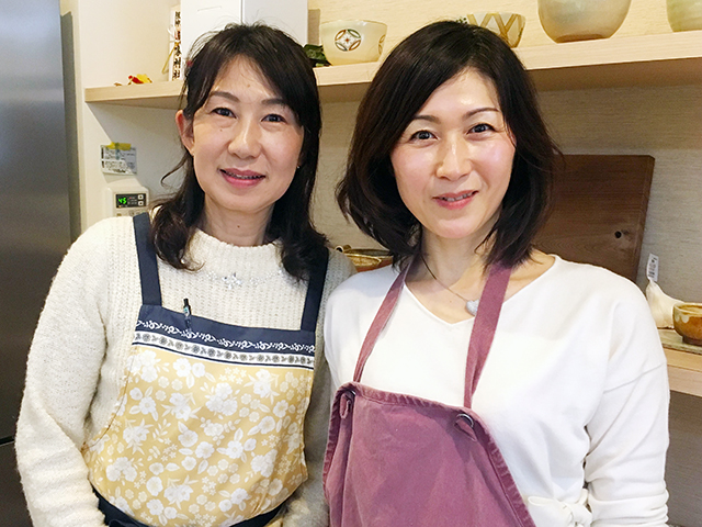 香坂先生（左）とサロン響・主宰の栗原さん（右）