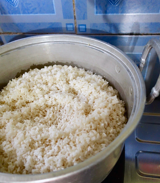 もち米を蒸す