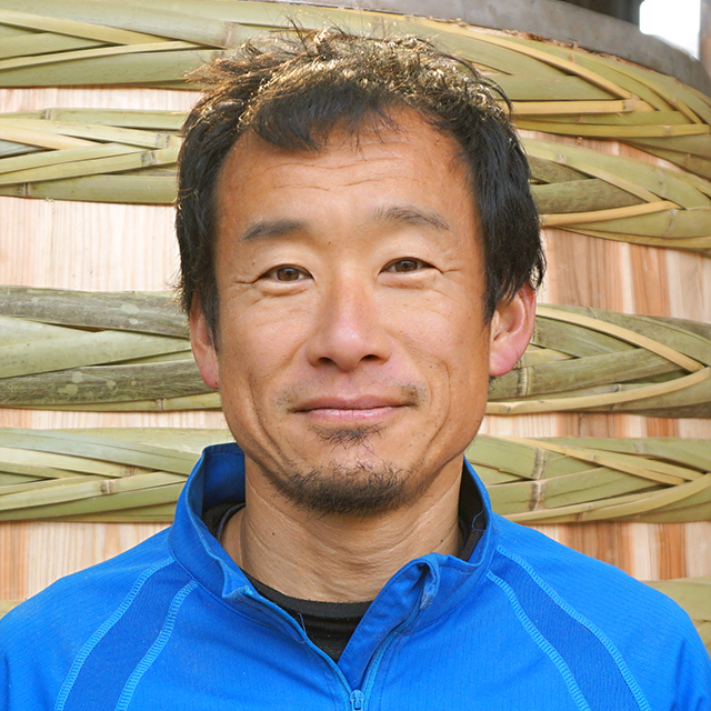 ヤマロク醤油の山本康夫さんとともに「木桶職人復活プロジェクト」を立ち上げた、三宅工務店代表の三宅真一さんにお話をうかがいました。