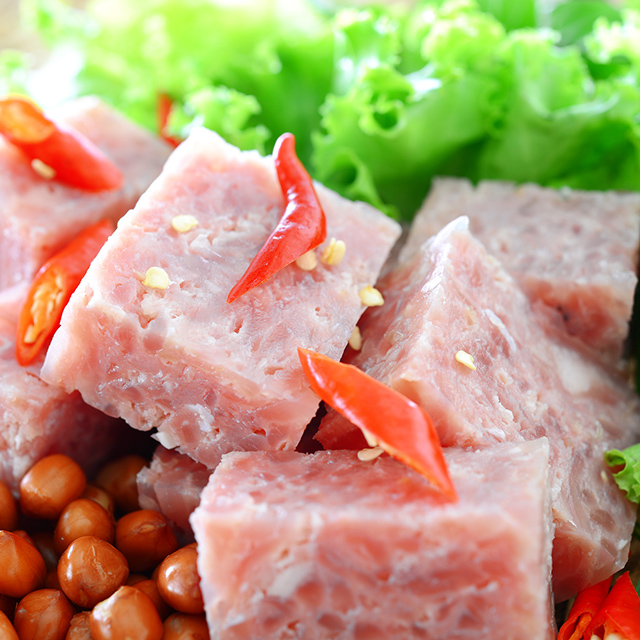 発酵通信inベトナム【おつまみの定番、酸っぱい豚肉「ネムチュア」編】