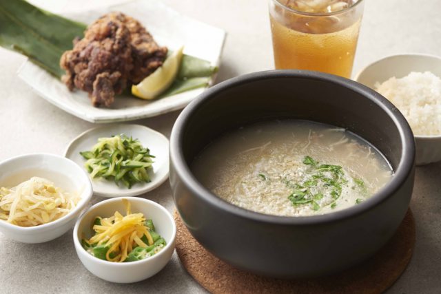 「発酵居酒屋5」で提供している参鶏湯にも、干し栗の代わりに麹が入っています。