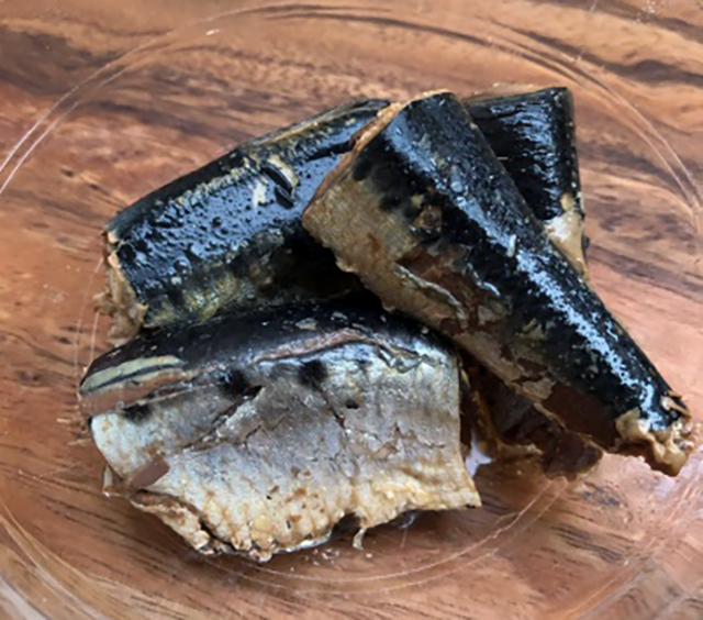 お手軽にイワシを取り入れられるように、缶詰のイワシを使います