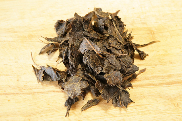 西条市小松町石鎚地区で江戸時代から伝承されてきた石鎚黒茶