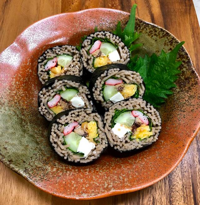 節分に食べるべき3つの開運フード(豆・イワシ・ソバ)が丸ごと入った『発酵恵方巻き』レシピ