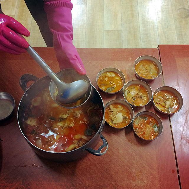 酸味が出たキムチは加熱するとさらに独特の旨みが出ておいしい