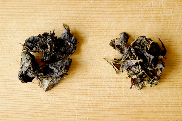 石鎚黒茶（左）、阿波晩茶（右）