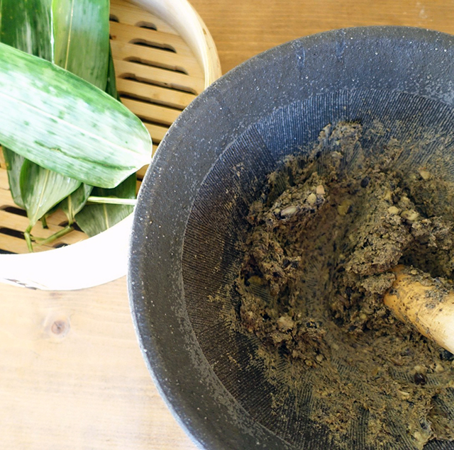 目安は粒がなくなるくらい、それぞれの調味料の量はお好みで大丈夫。